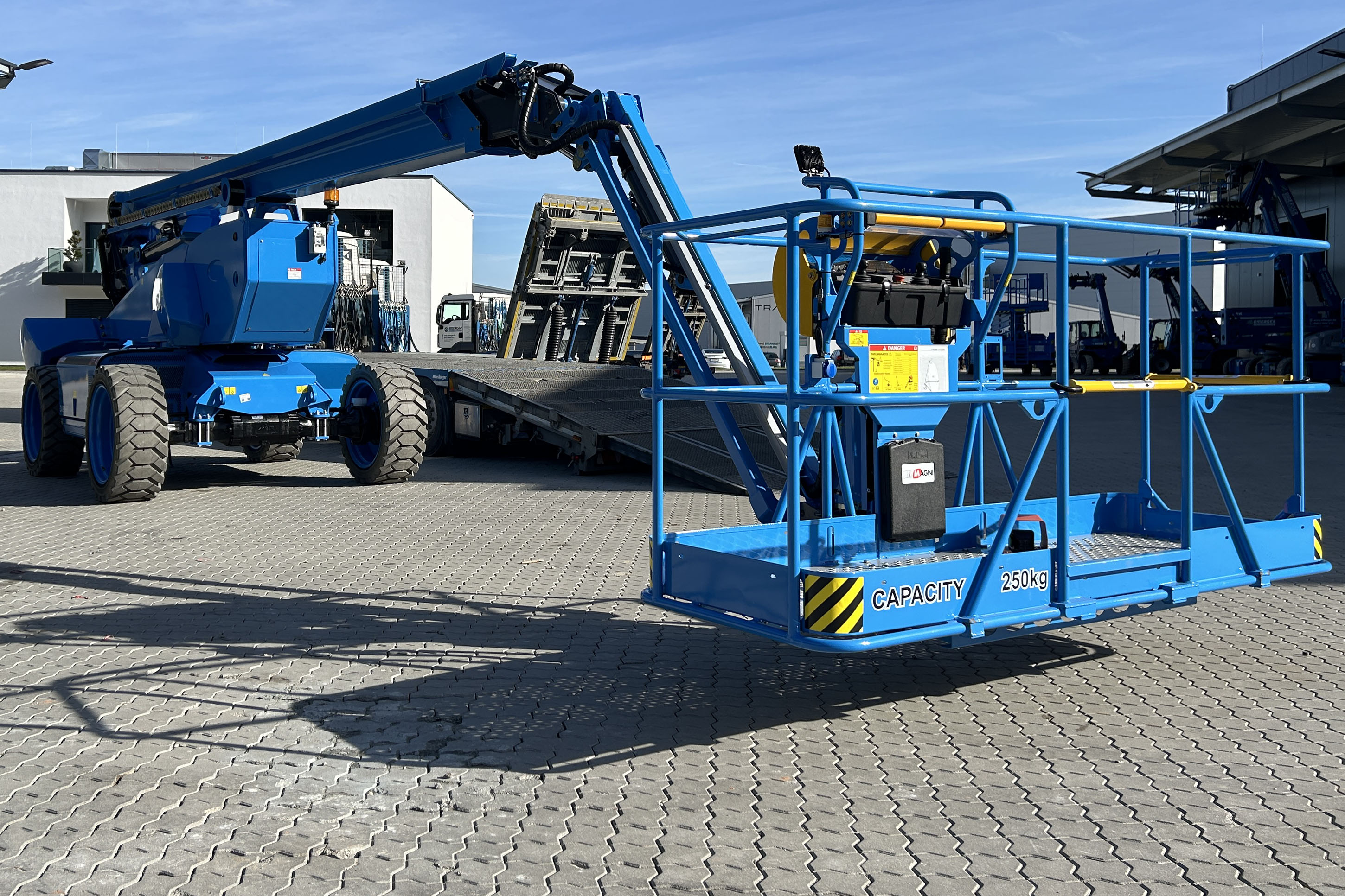 Neu im Mietpark: Magni DAB28RT Gelenkarbeitsbühne mit 28m Arbeitshöhe